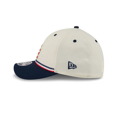Pictured is this MLB 4th Of July 2026 LA Dodgers 39THIRTY M-Crown Stretch Fit cap in cream. 5