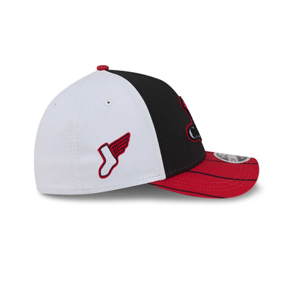 Pictured is this MLB City Connect Chicago White Sox 39THIRTY M-Crown A-Frame Stretch Fit cap in black. 6
