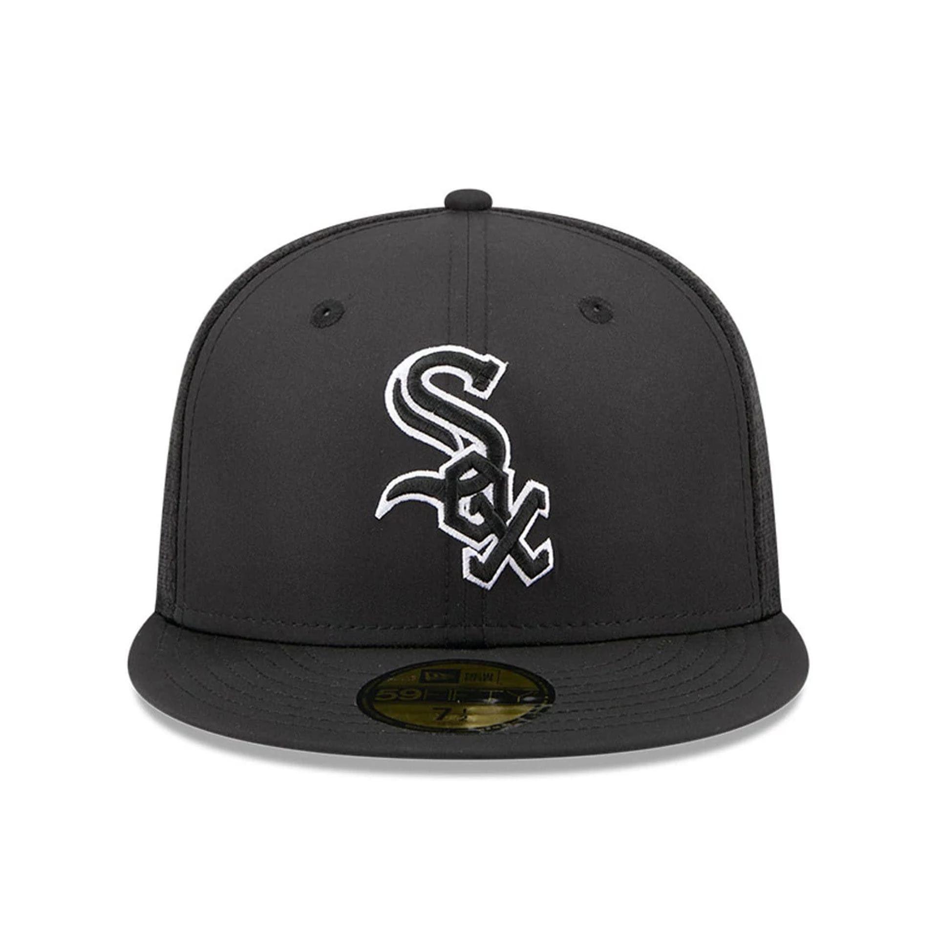 Pictured is this MLB Batting Practice 2026 Chicago White Sox 59FIFTY Fitted cap in black. 3