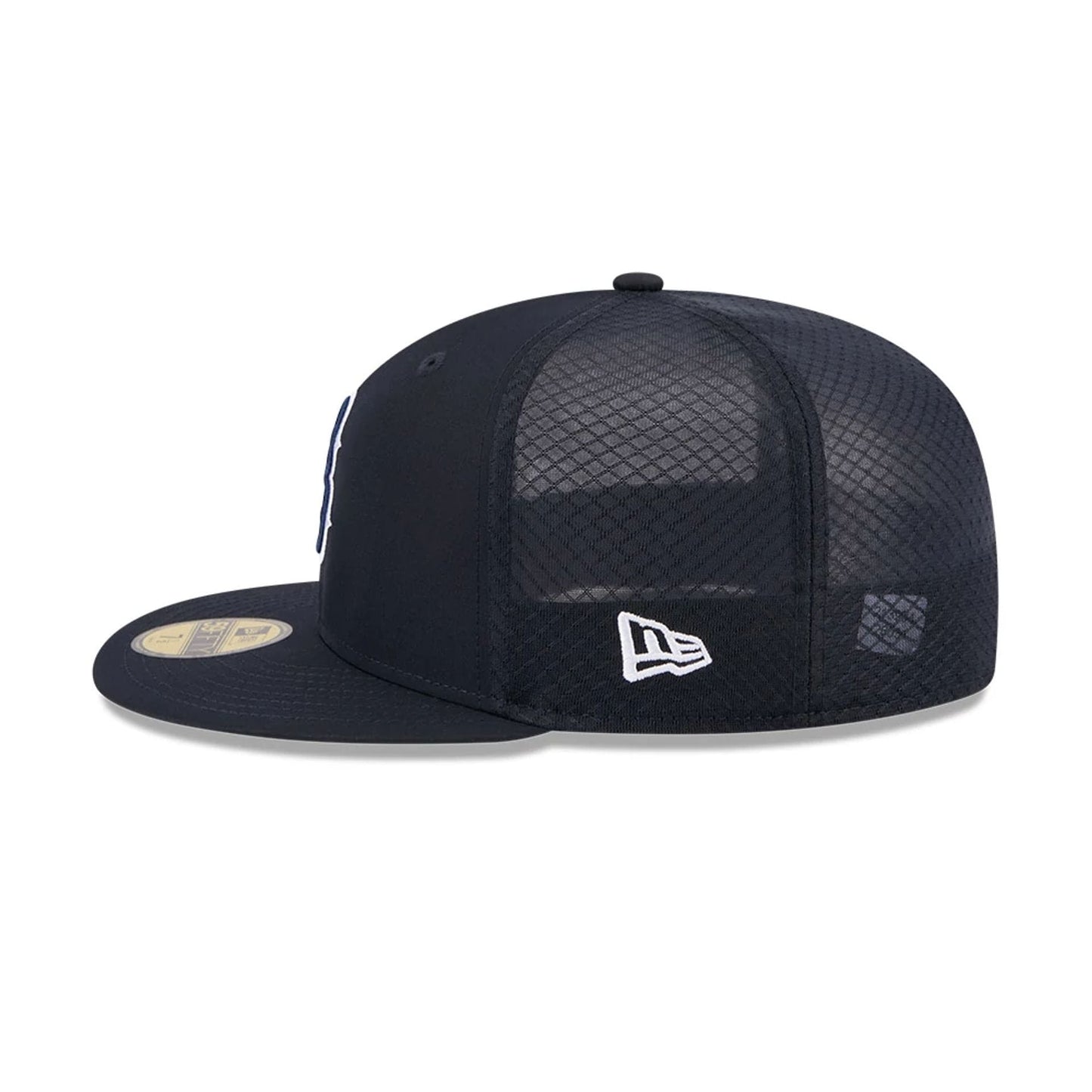 Pictured is this MLB Batting Practice 2026 Boston Red Sox 59FIFTY Fitted cap in navy. 5