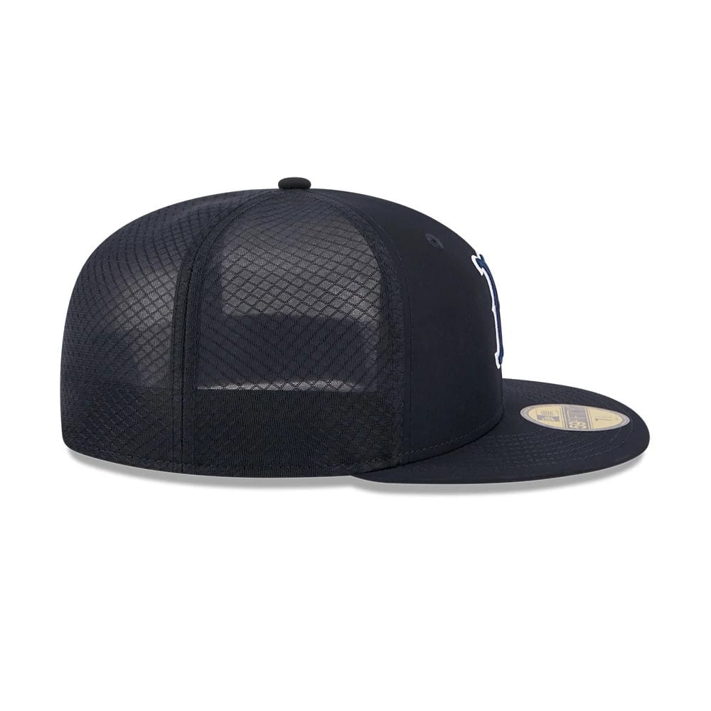 Pictured is this MLB Batting Practice 2026 Boston Red Sox 59FIFTY Fitted cap in navy. 6