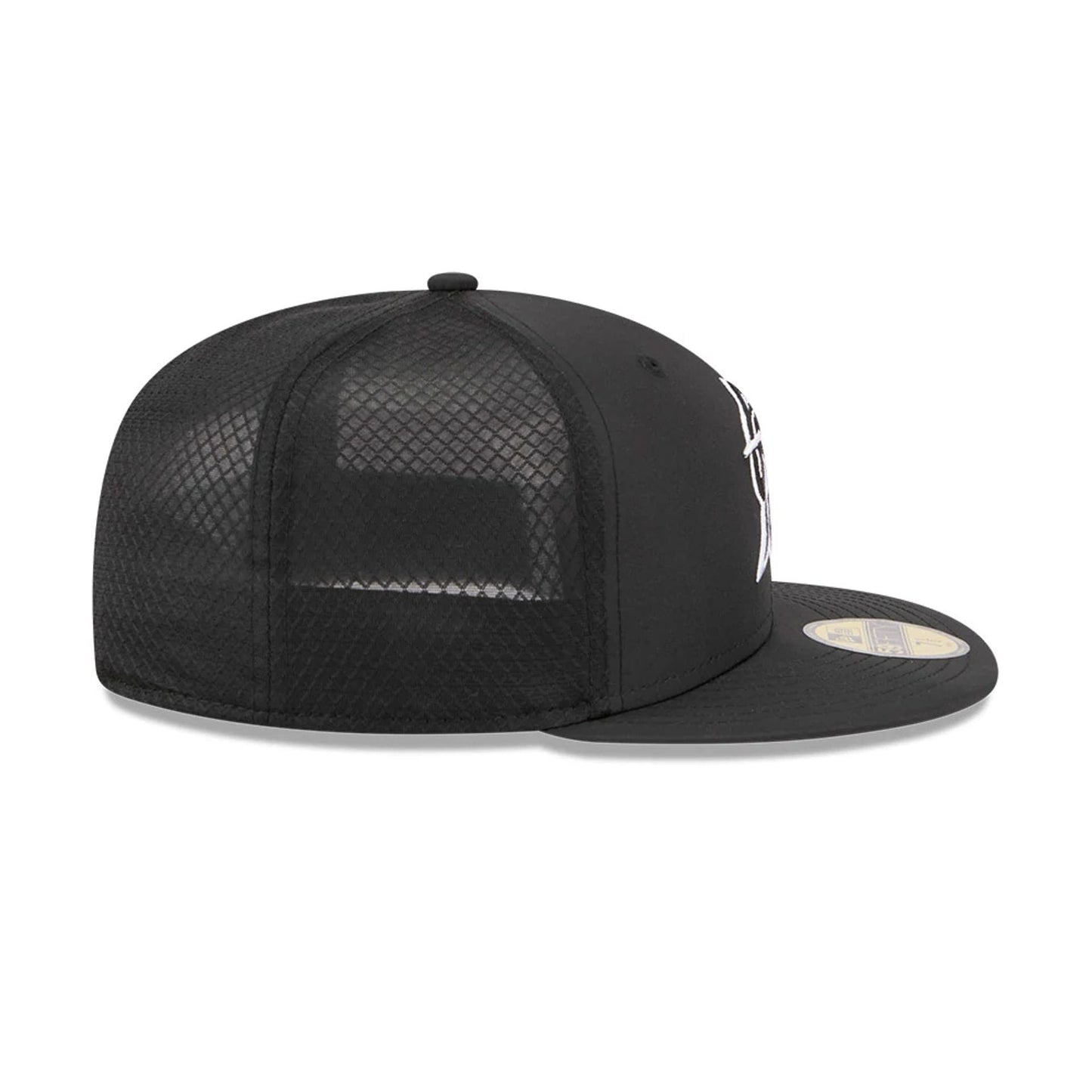 Pictured is this MLB Batting Practice 2026 Miami Marlins 59FIFTY Fitted cap in black. 5