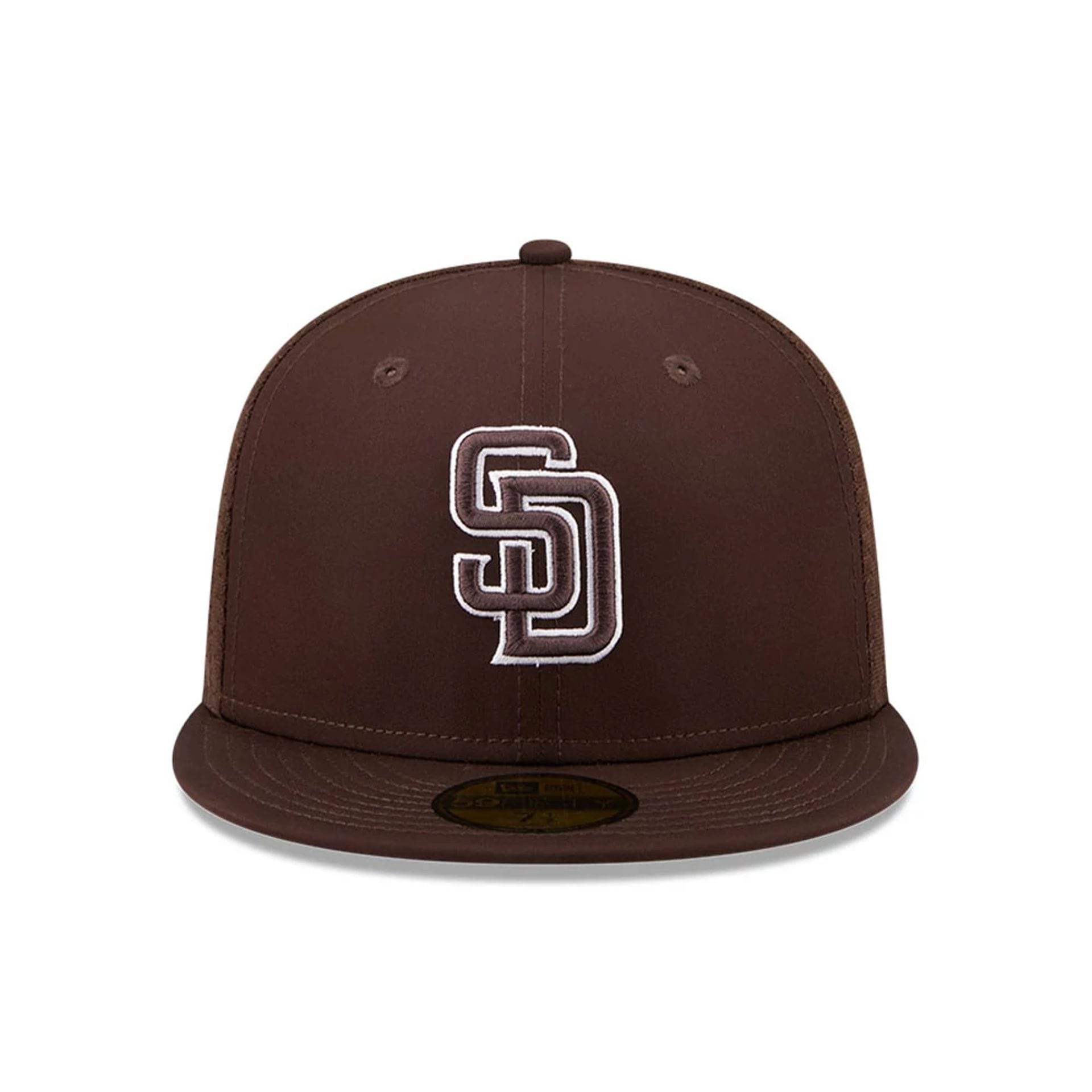 Pictured is this MLB Batting Practice 2026 San Diego Padres 59FIFTY Fitted cap in dark brown. 2