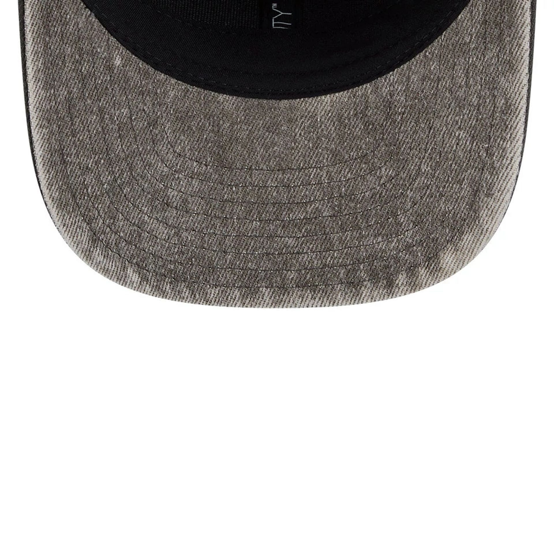 Pictured is this NFL Washed Denim Kansas City Chiefs 9SEVENTY Stretch Snap cap in dark grey. 7