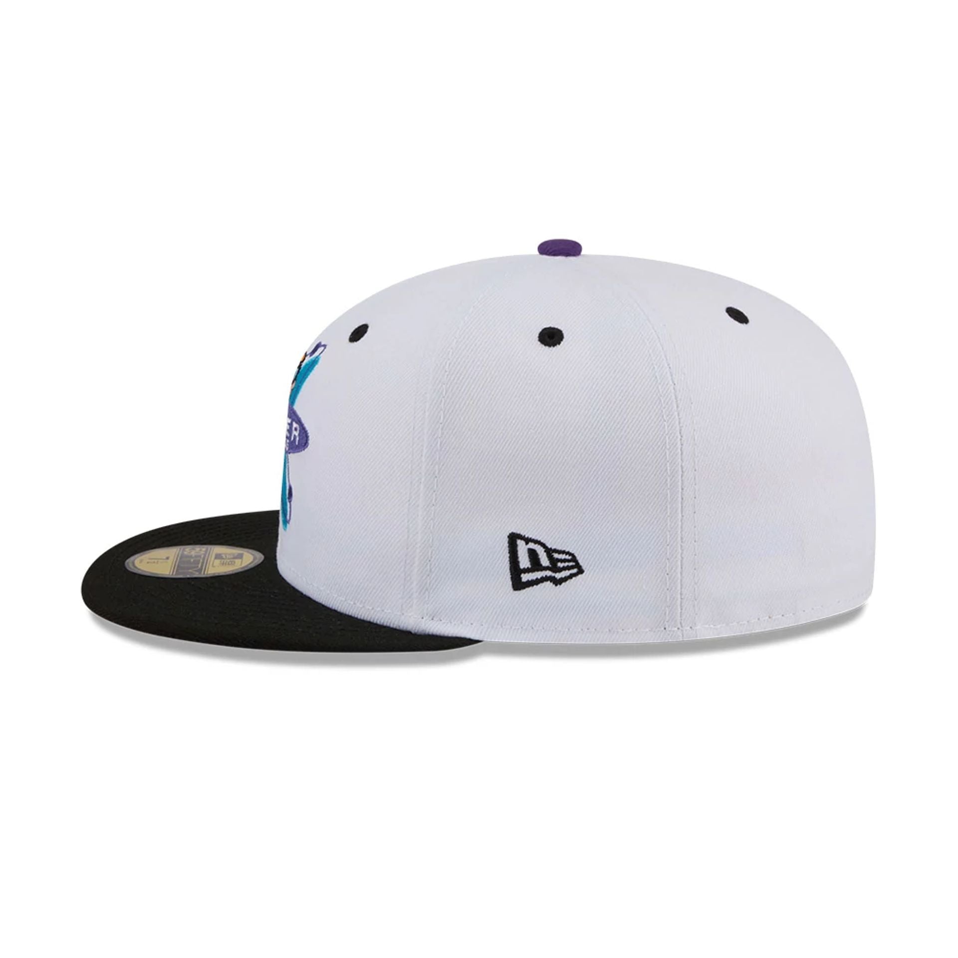 Pictured is this Dexter's Laboratory Genius At Work 59FIFTY Fitted cap in white. 6