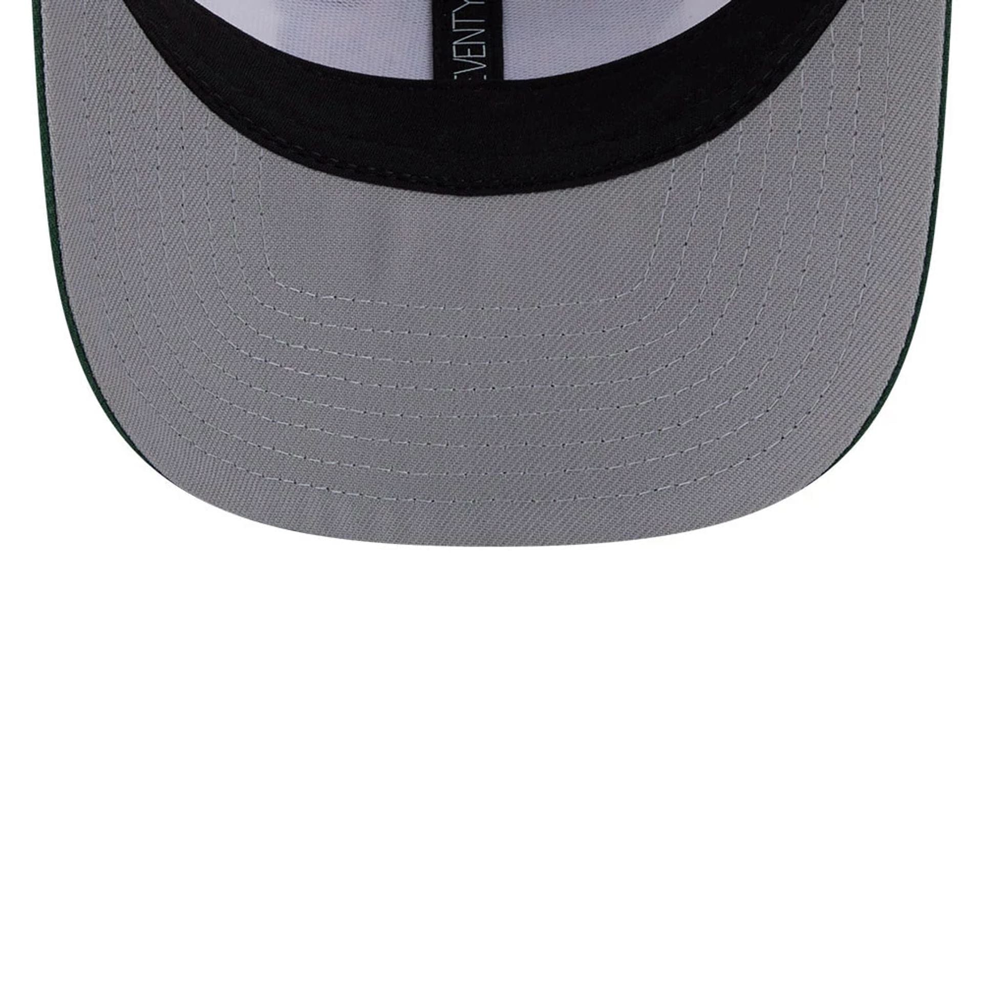 Pictured is this NFL Duck Cloth Green Bay Packers 9SEVENTY Stretch Snap cap in white. 2