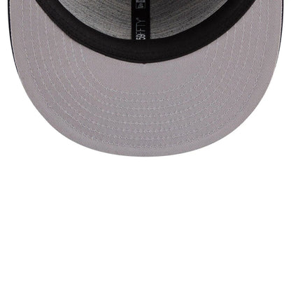 Pictured is this WBC Classical Script Czech Republic Retro Crown 59FIFTY Fitted cap in navy. 2