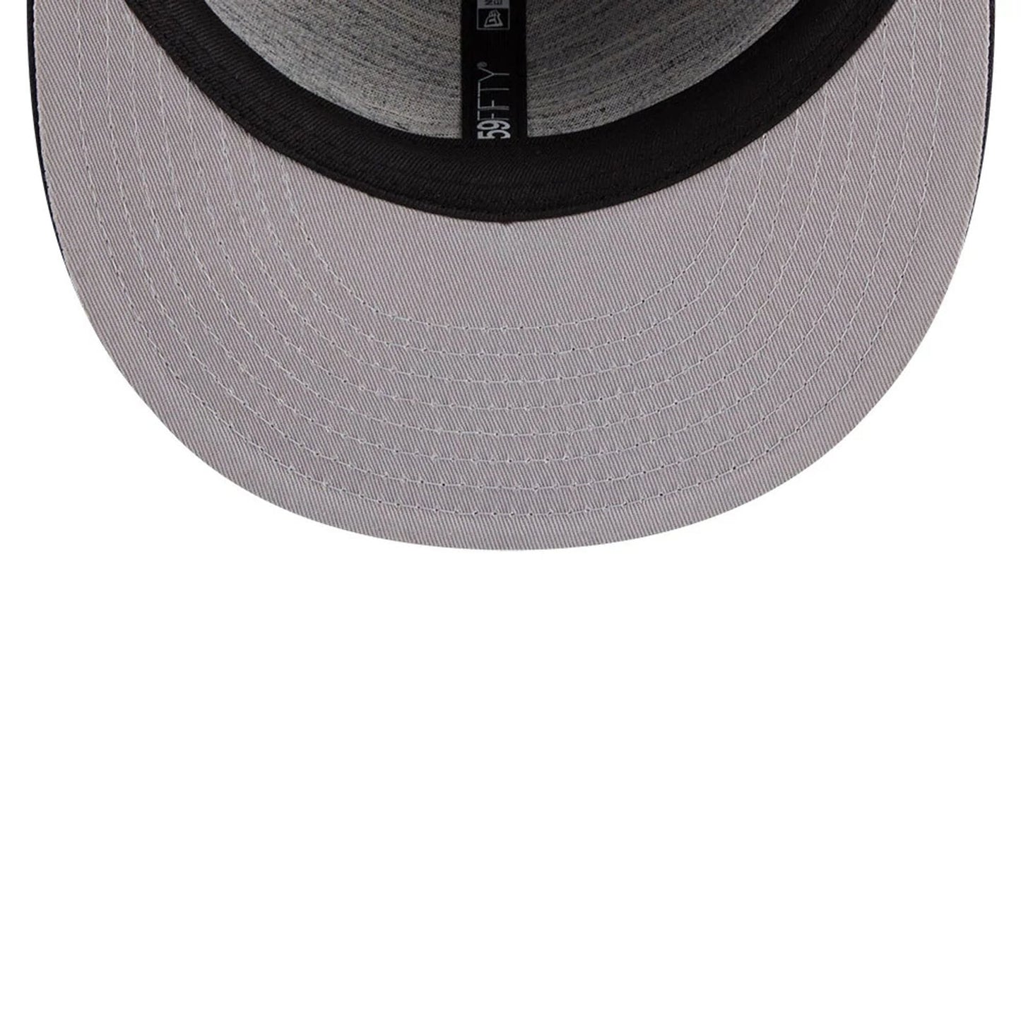 Pictured is this WBC Classical Script Czech Republic Retro Crown 59FIFTY Fitted cap in navy. 2