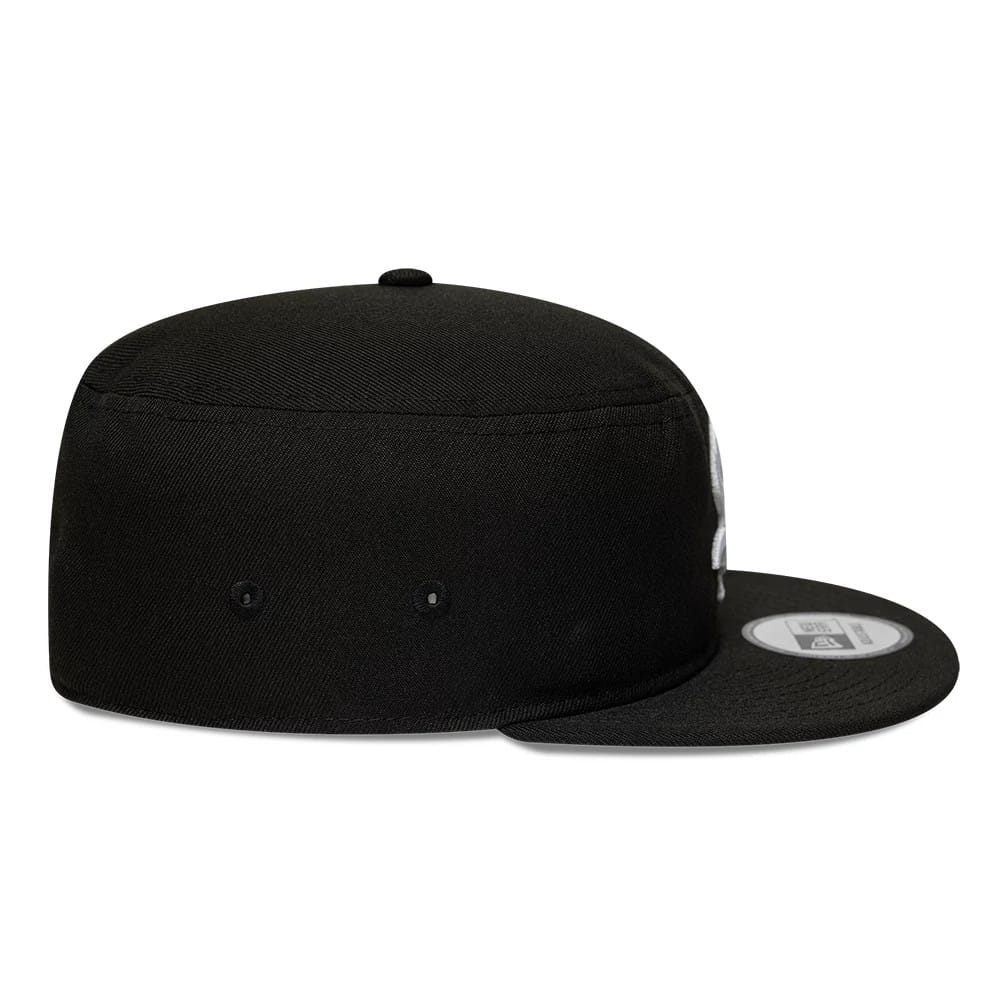 Pictured is this MLB Poly Chicago White Sox Pillbox Adjustable cap in black. 5