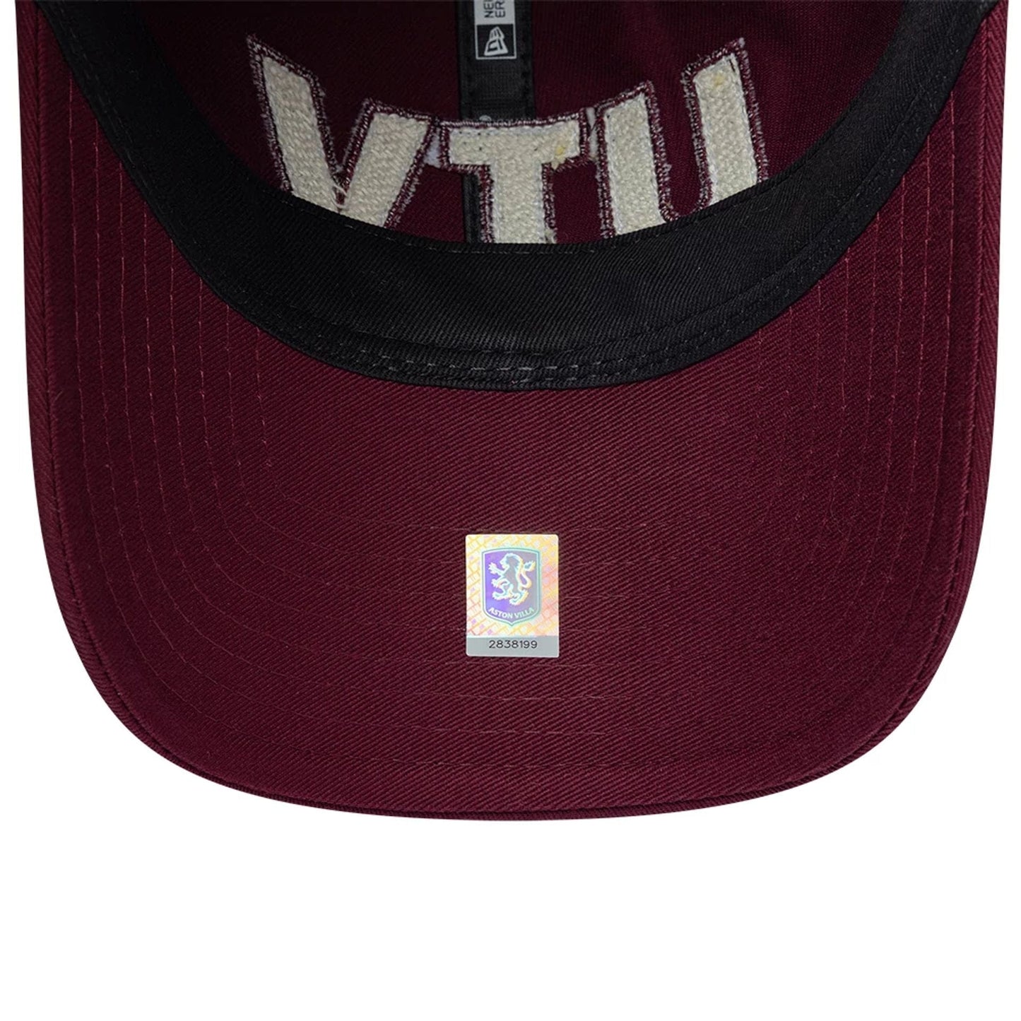 Pictured is this Aston Villa FC Boucle 9TWENTY cap in dark red. 7