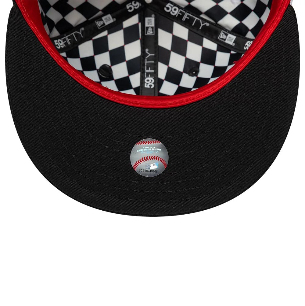 Pictured is this MLB Pinwheel New York Yankees 59FIFTY Fitted cap in black. 2