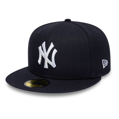 Pictured is this MLB Sidepatch New York Yankees 59FIFTY Fitted cap in navy. 4