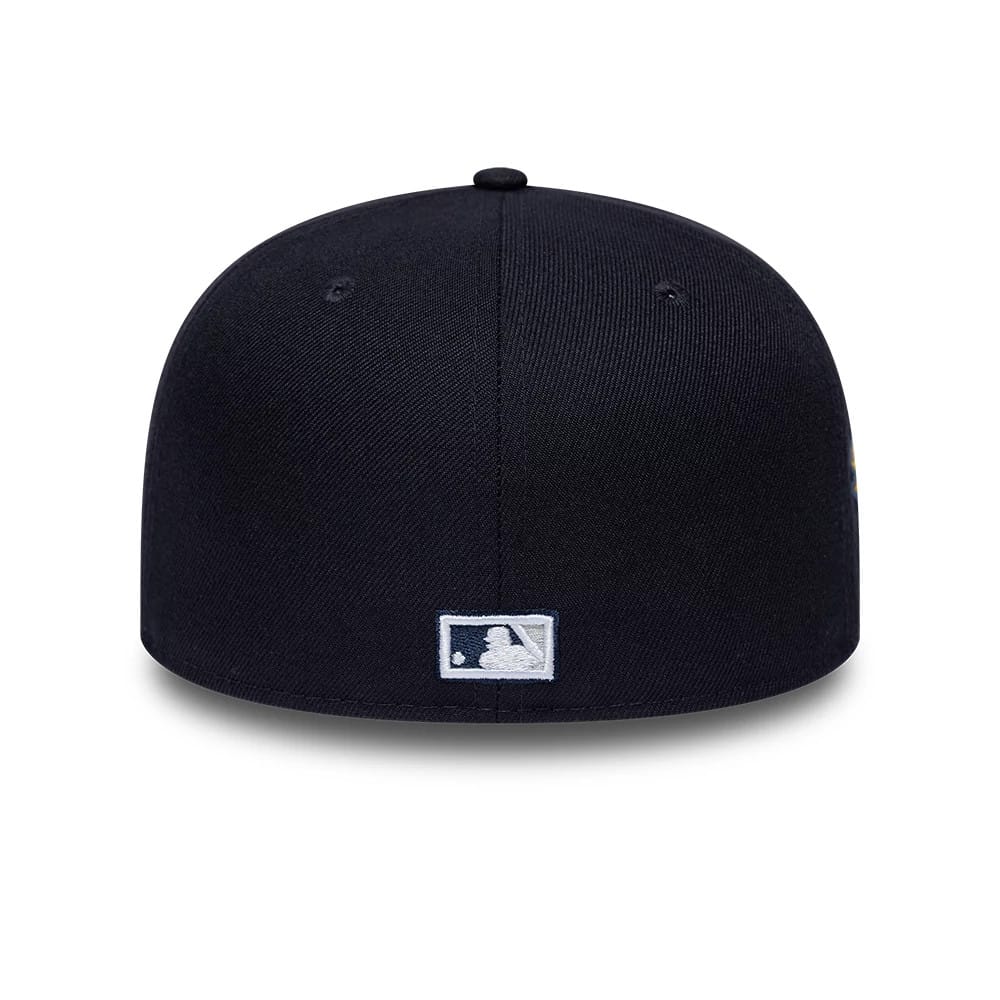 Pictured is this MLB Sidepatch New York Yankees 59FIFTY Fitted cap in navy. 7