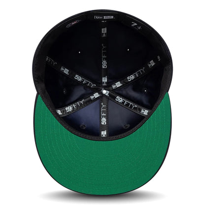 Pictured is this MLB Sidepatch New York Yankees 59FIFTY Fitted cap in navy. 2