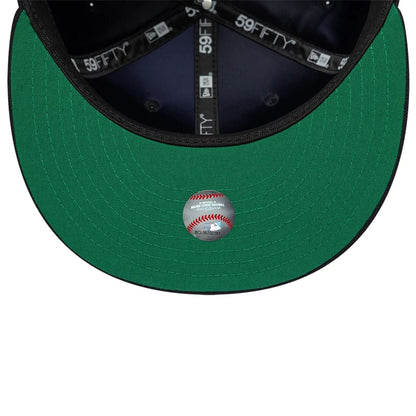 Pictured is this MLB Sidepatch New York Yankees 59FIFTY Fitted cap in navy. 2