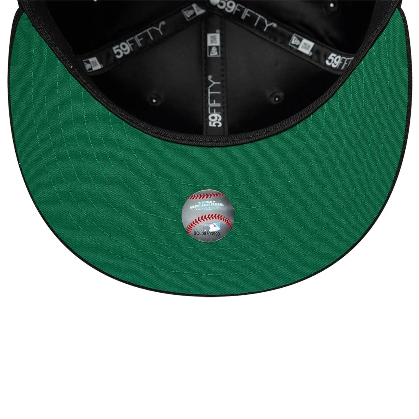 Pictured is this MLB Sidepatch Chicago White Sox 59FIFTY Fitted cap in black. 2