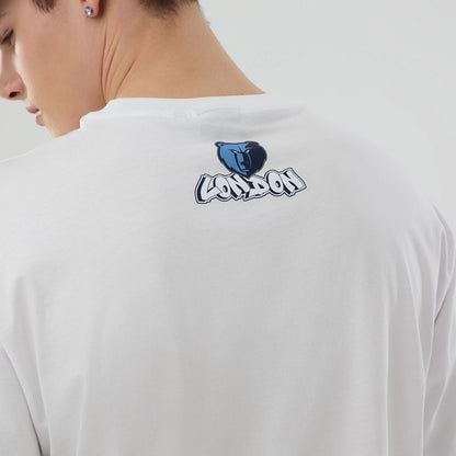 The model is wearing this NBA Berlin Game 2026 Memphis Grizzlies Oversized T-Shirt in white. 7