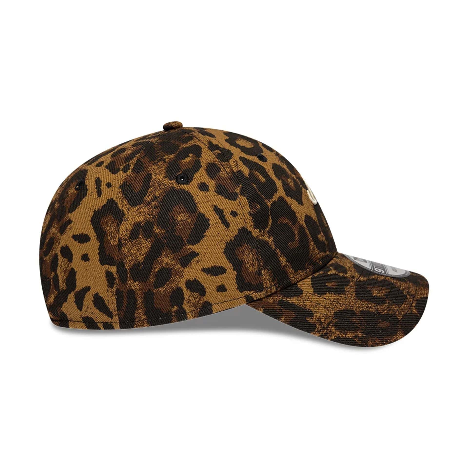 Pictured is this New Era Leopard Heart 9TWENTY cap in light beige. 6