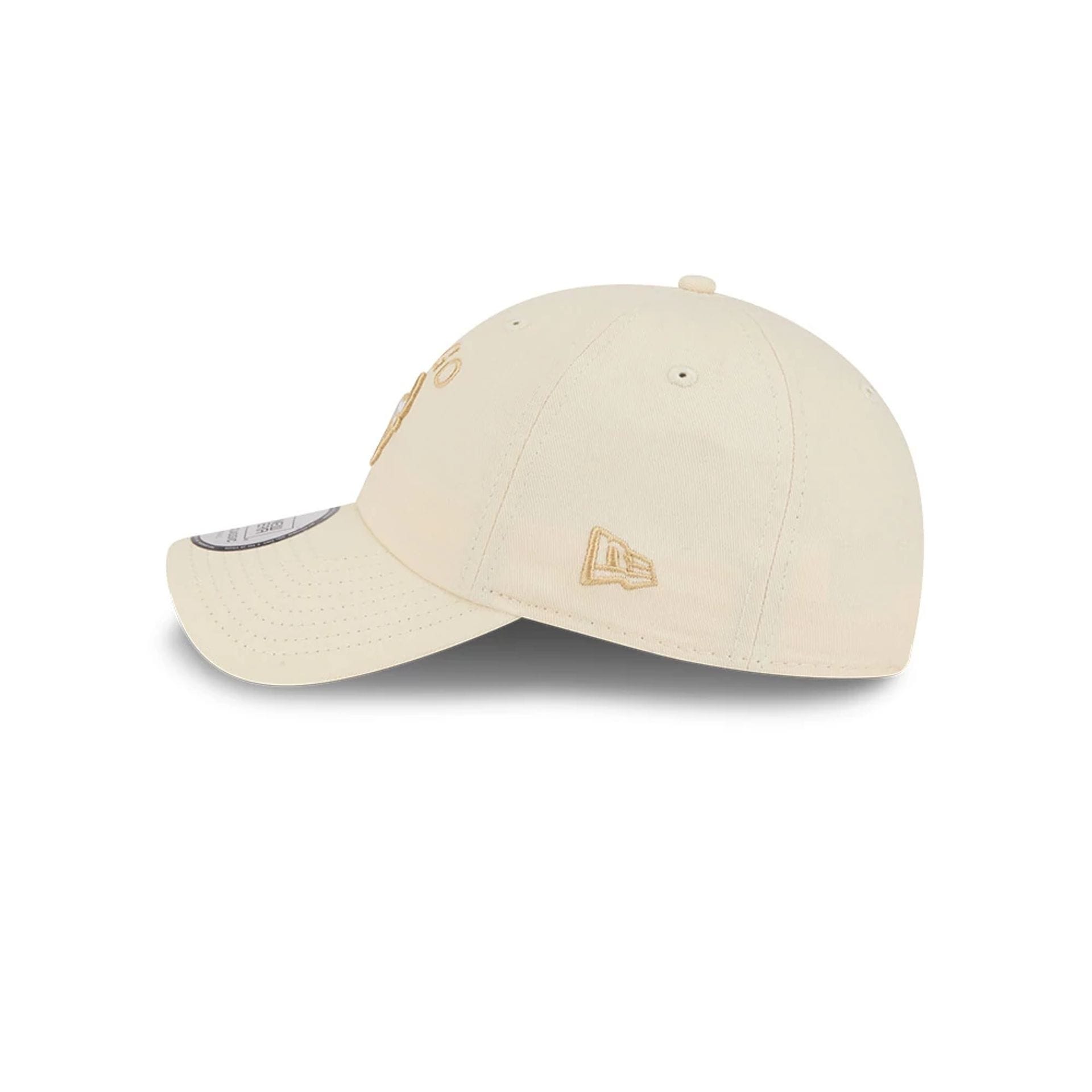 Pictured is this NBA Team Logo Chicago Bulls Casual Classic cap in beige. 6