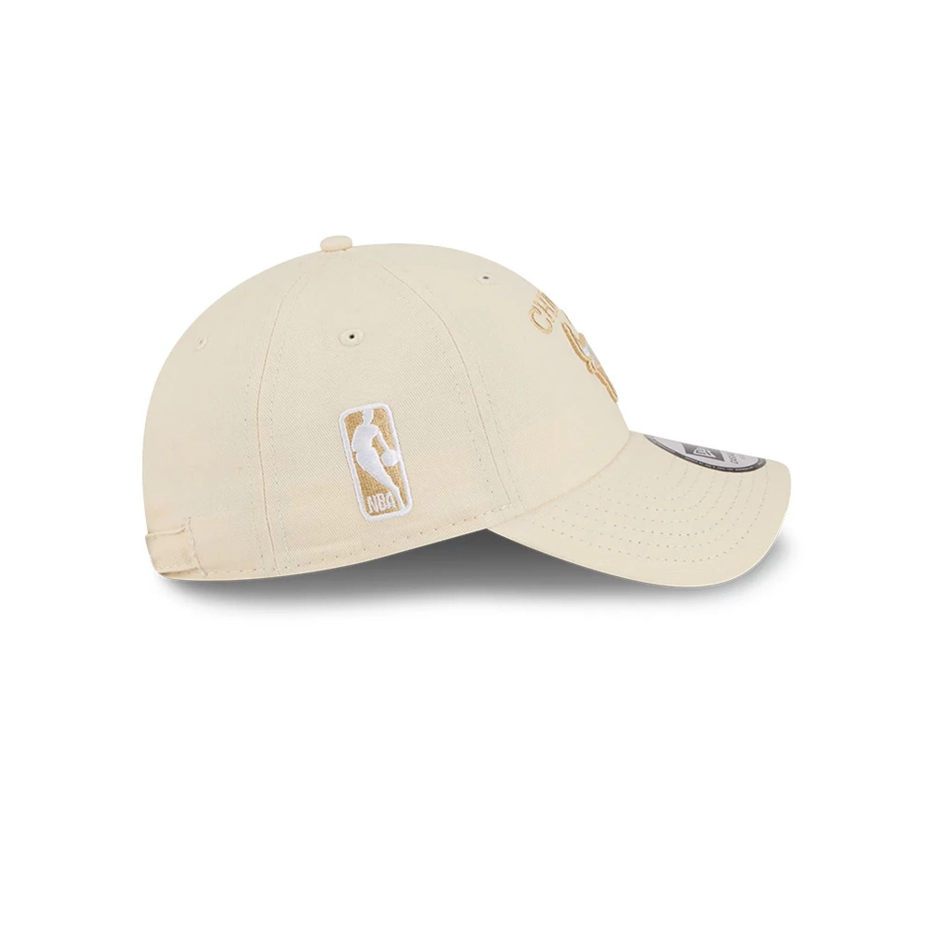 Pictured is this NBA Team Logo Chicago Bulls Casual Classic cap in beige. 5