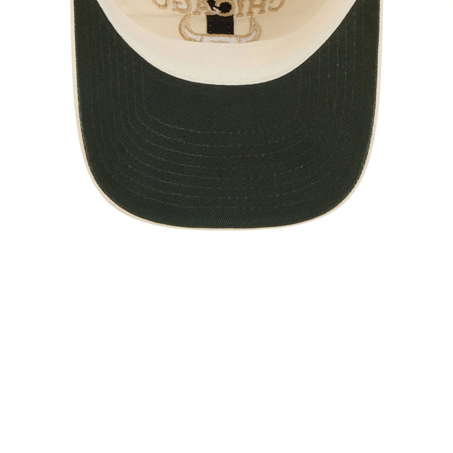 Pictured is this NBA Team Logo Chicago Bulls Casual Classic cap in beige. 2