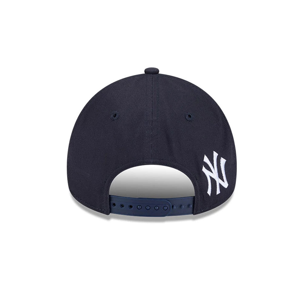 Pictured is this MLB Calligraphy New York Yankees 9FORTY A-Frame cap in navy. 7