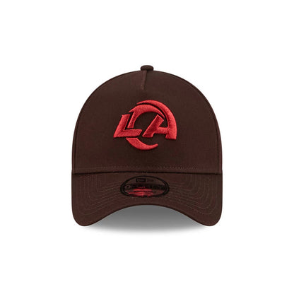 LA Rams NFL Choc Cherry Dark Brown New Era 9FORTY A-Frame Adjustable Cap, front view showing the raised red embroidered LA logo on the structured dark brown crown with a brown curved visor and a 9FORTY size sticker on the visor.