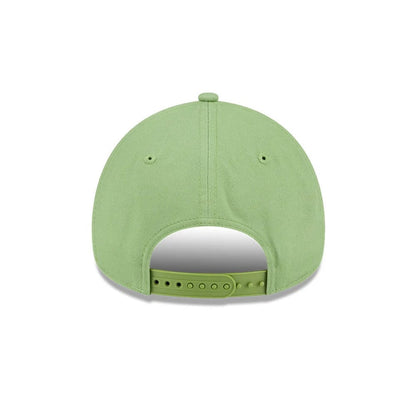 Pictured is this MLB Strawberry Matcha New York Yankees 9FORTY A-Frame cap in green. 7