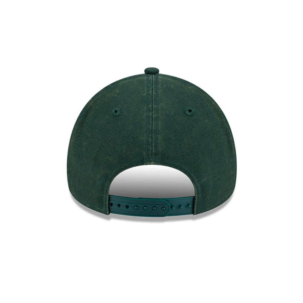 Pictured is this MLB Washed Canvas New York Yankees 9FORTY A-Frame cap in dark green. 6