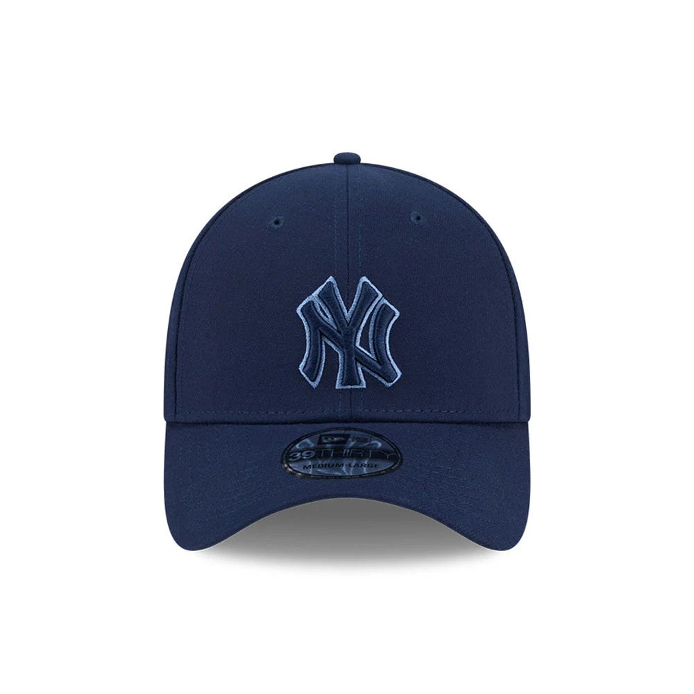 Pictured is this MLB Faded Oceanside New York Yankees 39THIRTY Stretch Fit cap in dark blue. 3