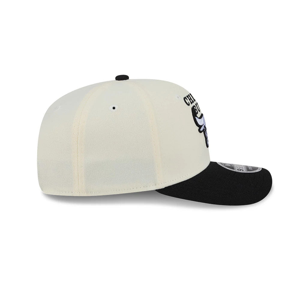 Pictured is this NBA 2 Tone Chicago Bulls 9SEVENTY Stretch Snap cap in cream & black. 6
