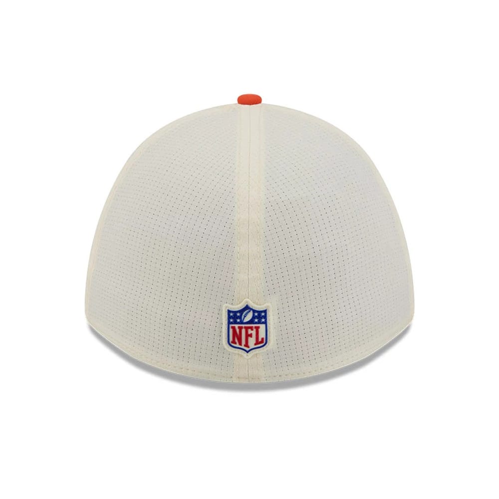 Pictured is this NFL Training 2026 Cleveland Browns 39THIRTY M-Crown Stretch Fit cap in white. 4