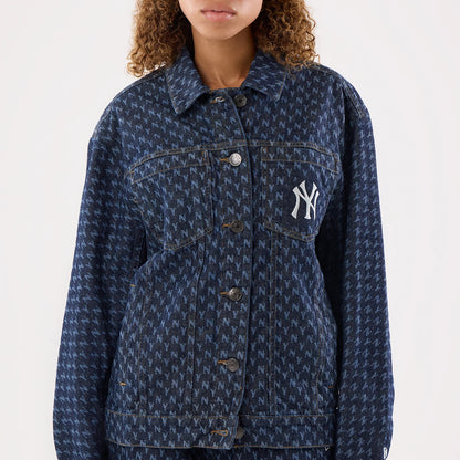 The model is wearing this Womens MLB Denim New York Yankees Jacket in navy. 5