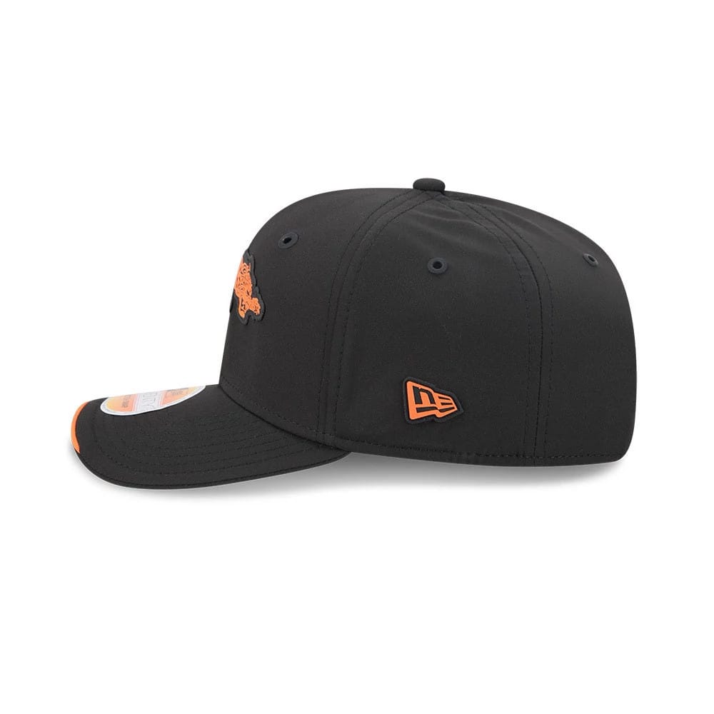 Pictured is this NFL Sideline 2026 Cincinnati Bengals 9SEVENTY Stretch Snap cap in black. 5