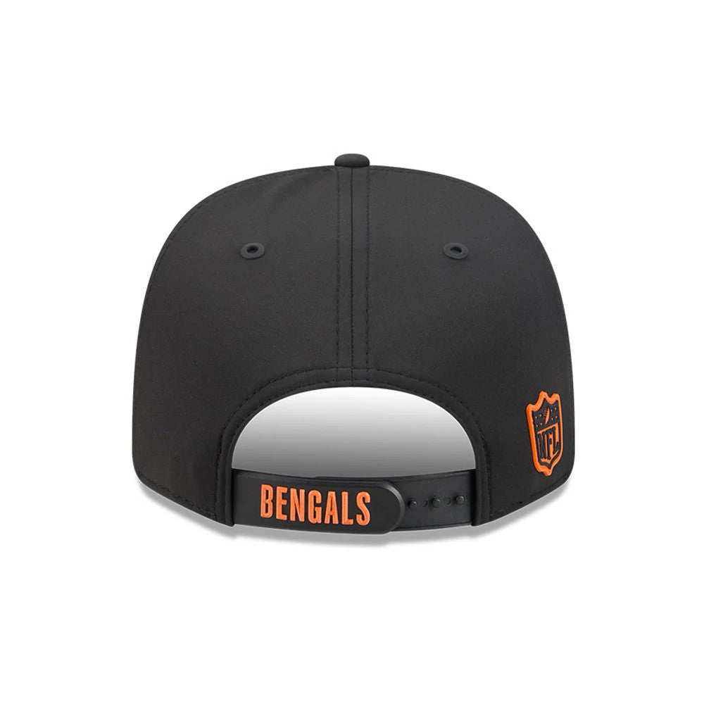 Pictured is this NFL Sideline 2026 Cincinnati Bengals 9SEVENTY Stretch Snap cap in black. 4