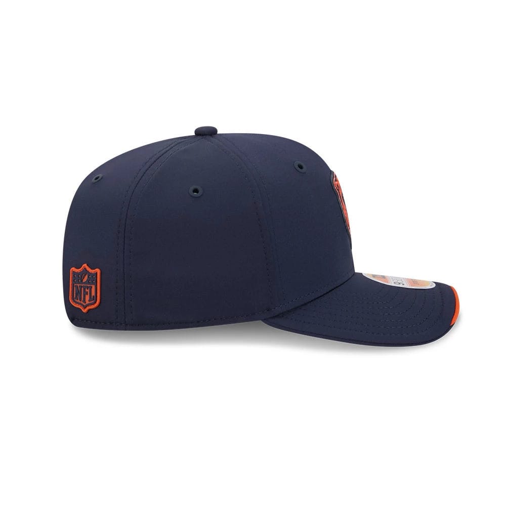 Pictured is this NFL Sideline 2026 Chicago Bears 9SEVENTY Stretch Snap cap in Navy. 6