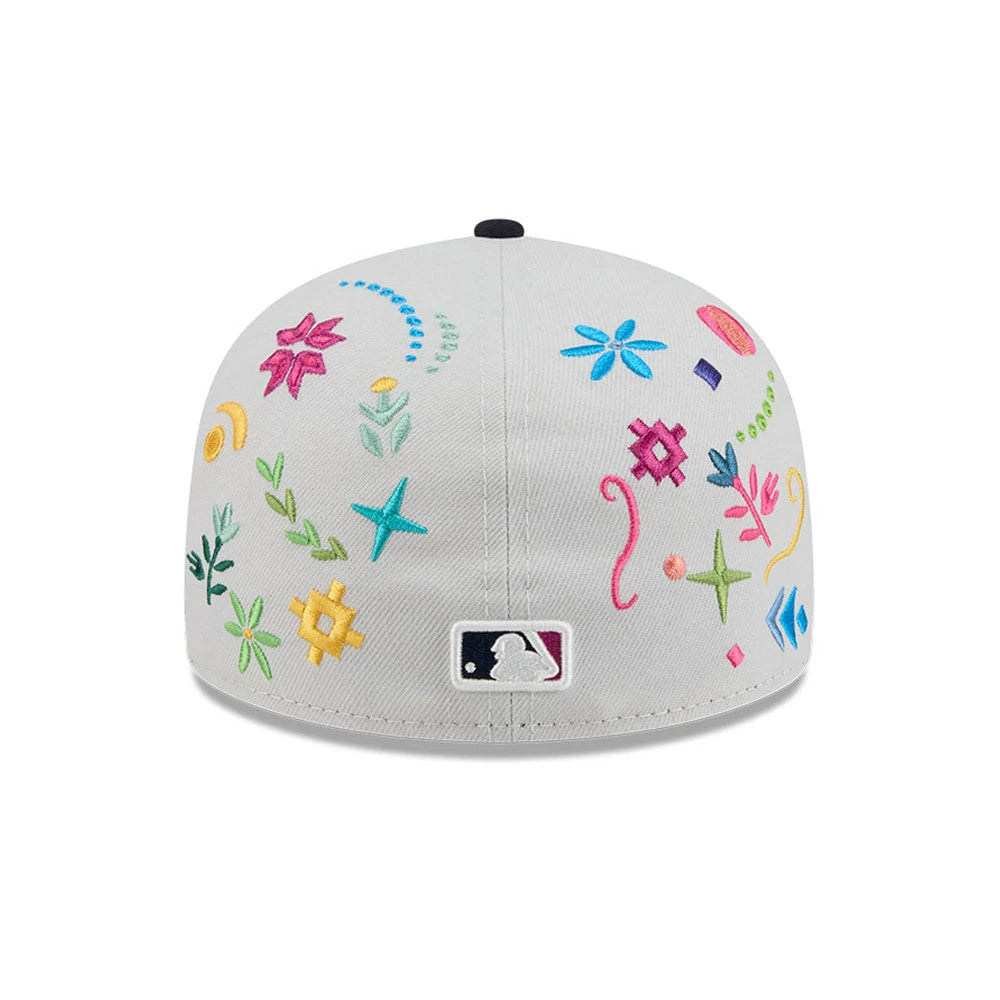 Pictured is this MLB Heritage New York Yankees 59FIFTY Fitted cap in light beige. 3