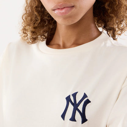 The model is wearing this Womens MLB Graphic New York Yankees T-Shirt in open cream. 3