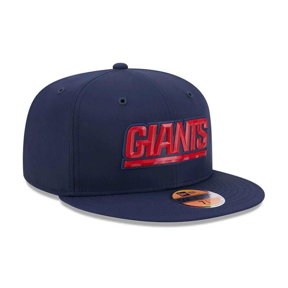 Pictured is this NFL Sideline 2026 New York Giants 59FIFTY Fitted cap in dark blue. 3