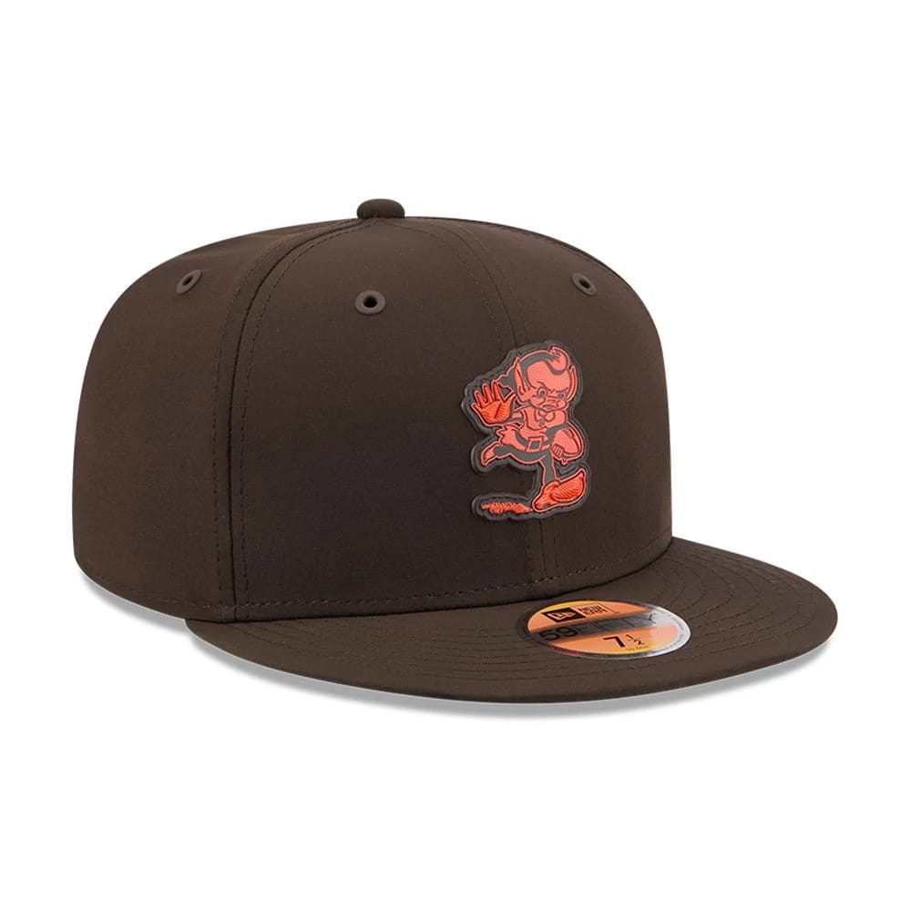 Pictured is this NFL Sideline 2026 Cleveland Browns 59FIFTY Fitted cap in dark brown. 4