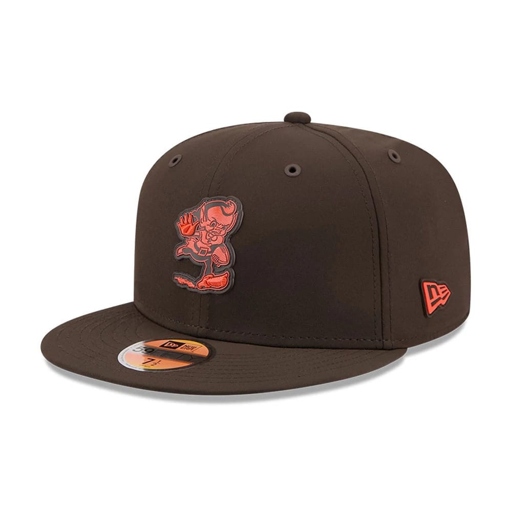Pictured is this NFL Sideline 2026 Cleveland Browns 59FIFTY Fitted cap in dark brown. 1