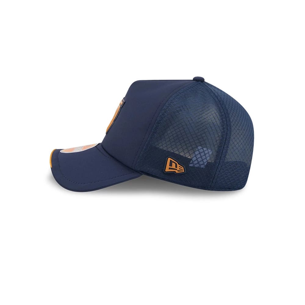 Pictured is this NFL Sideline 2026 Green Bay Packers 9FORTY Apex cap in dark blue. 5