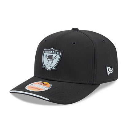Pictured is this NFL Sideline 2026 Las Vegas Raiders 9SEVENTY Stretch Snap cap in Black. 1