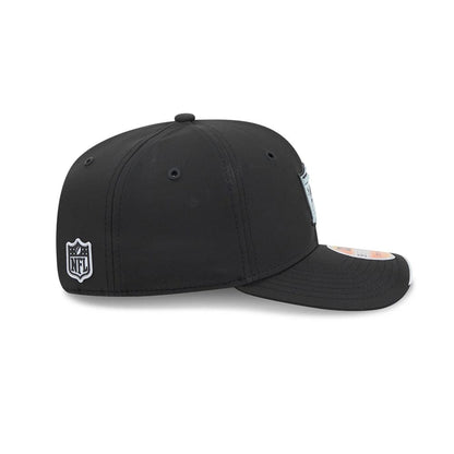 Pictured is this NFL Sideline 2026 Las Vegas Raiders 9SEVENTY Stretch Snap cap in Black. 6