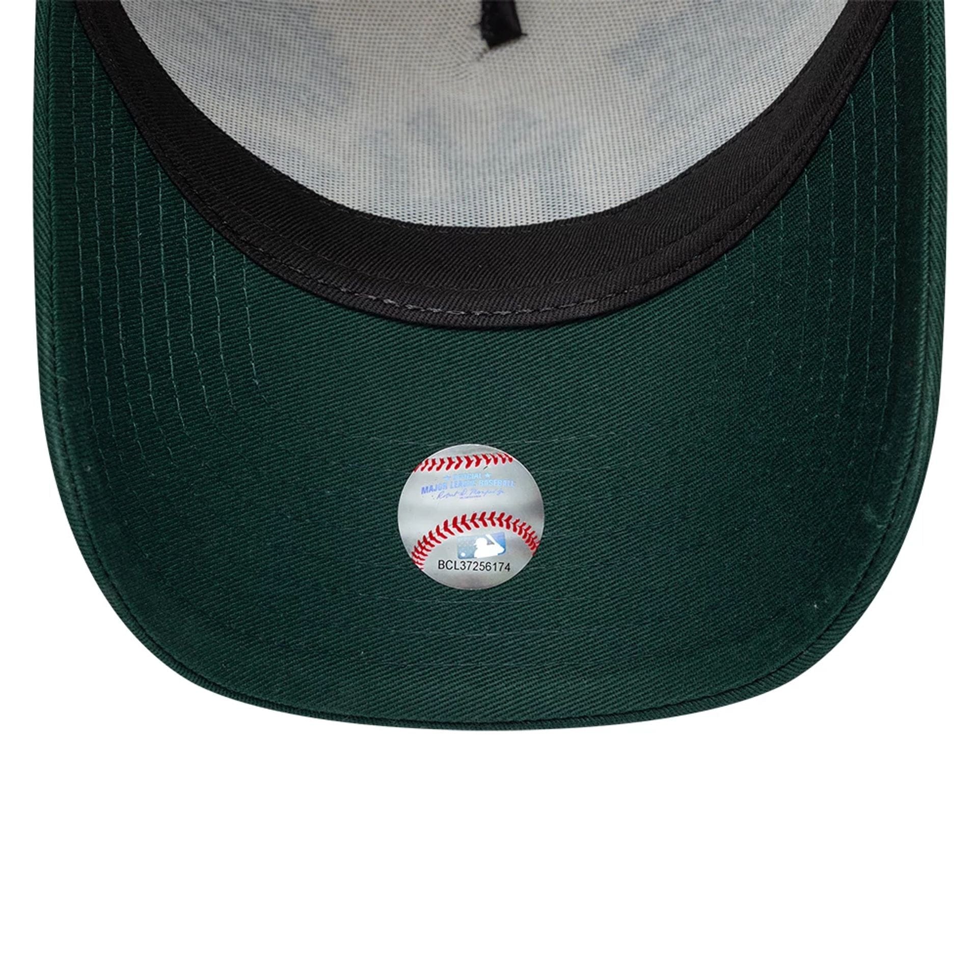 Pictured is this MLB Paisley New York Yankees 9FORTY E-Frame cap in dark green. 7
