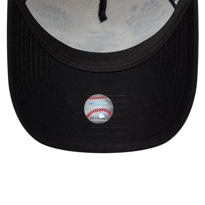 Pictured is this MLB Paisley Chicago White Sox 9FORTY E-Frame cap in black. 7