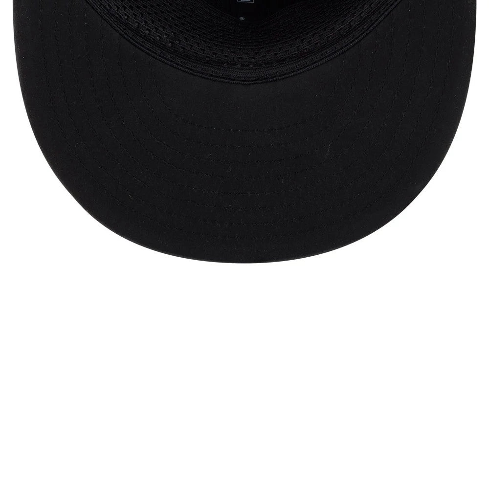 Pictured is this Youth NFL Sideline 2026 Las Vegas Raiders 9FIFTY Snapback cap in charcoal. 7