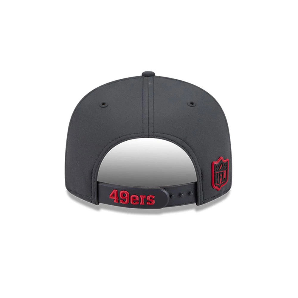 Pictured is this Youth NFL Sideline 2026 San Francisco 49ers 9FIFTY Snapback cap in charcoal. 5