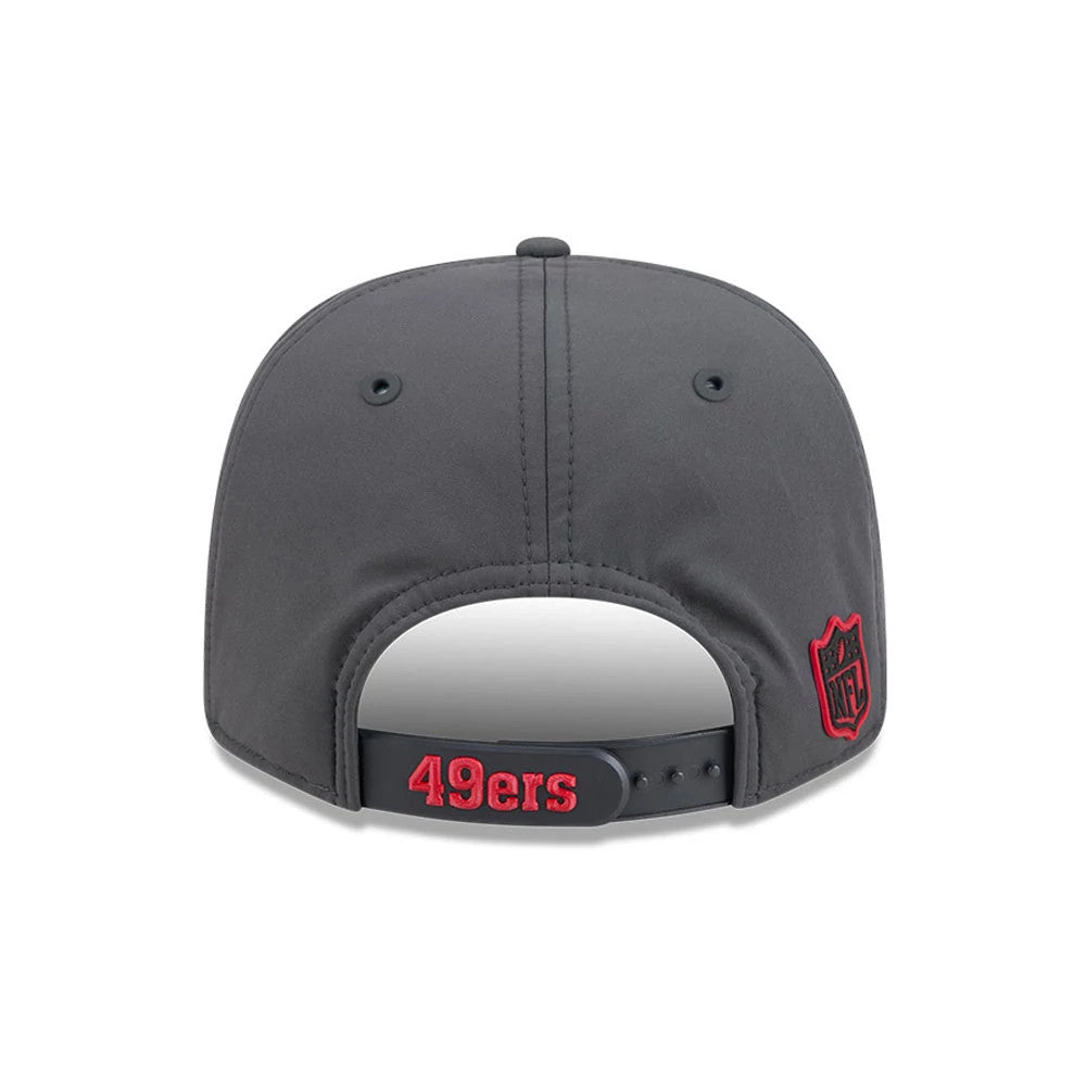 Pictured is this NFL Sideline 2026 San Francisco 49ers 9SEVENTY Stretch Snap cap in charcoal. 7
