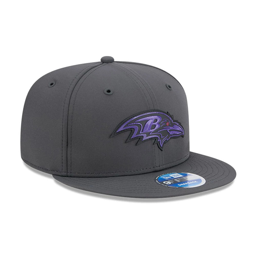 Pictured is this NFL Sideline 2026 Baltimore Ravens 9FIFTY Snapback cap in charcoal. 4